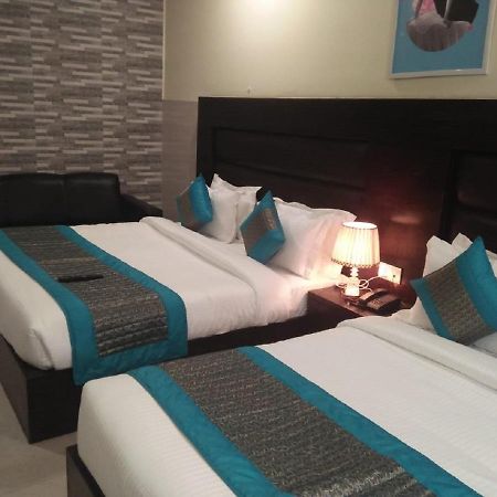Vivah Residency Hotel Ню Делхи Екстериор снимка