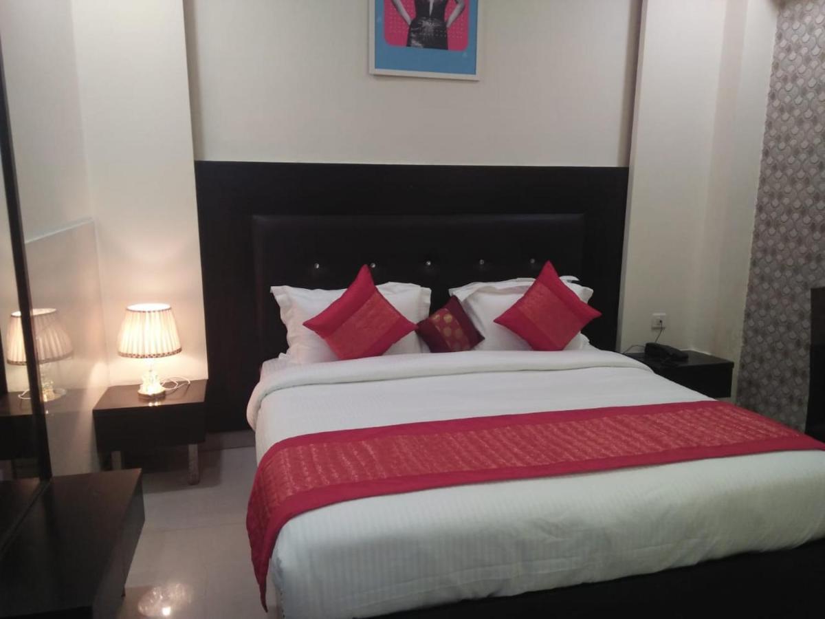 Vivah Residency Hotel Ню Делхи Екстериор снимка