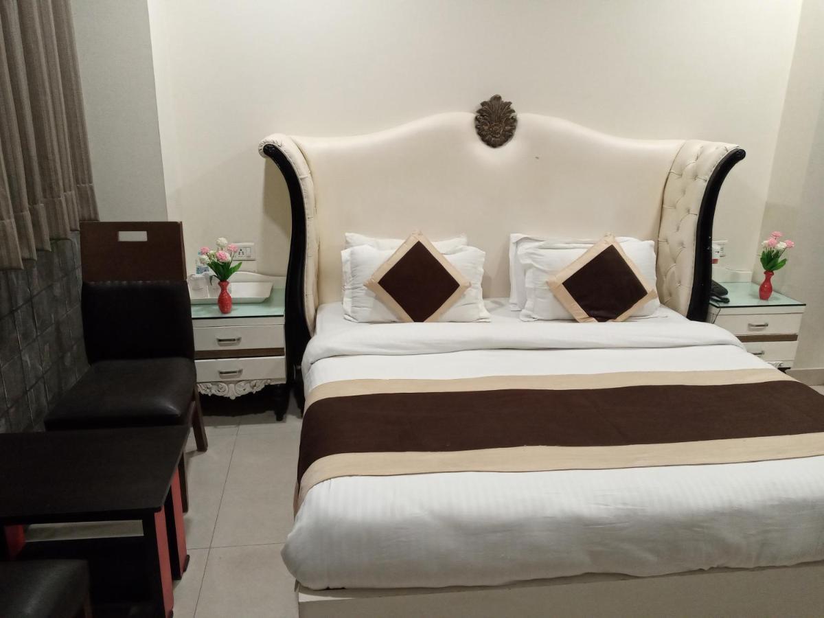 Vivah Residency Hotel Ню Делхи Екстериор снимка