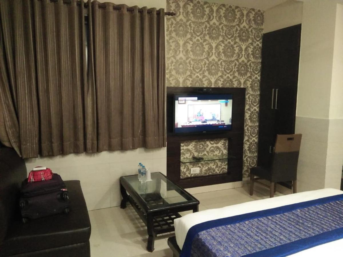 Vivah Residency Hotel Ню Делхи Екстериор снимка