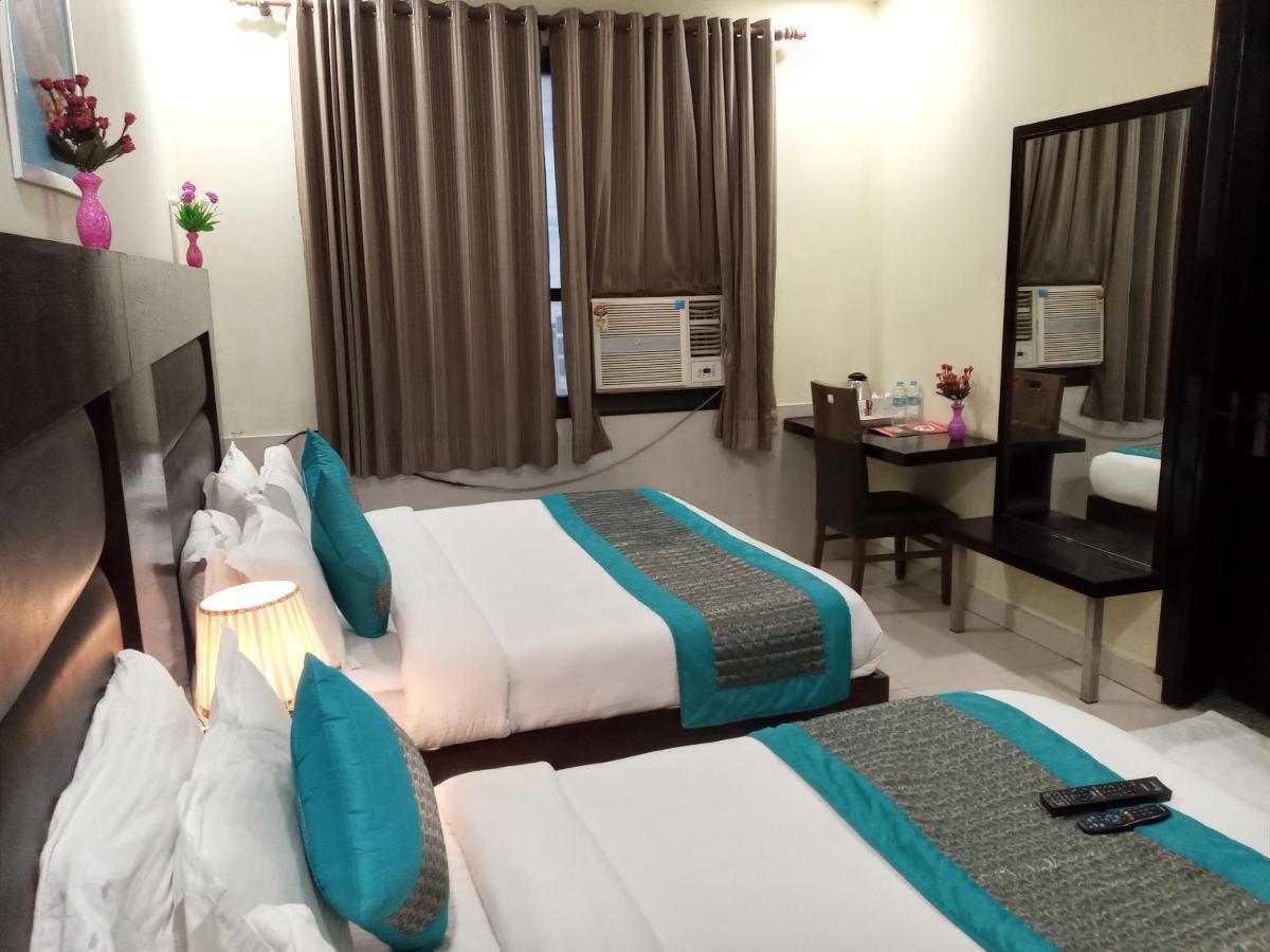 Vivah Residency Hotel Ню Делхи Екстериор снимка
