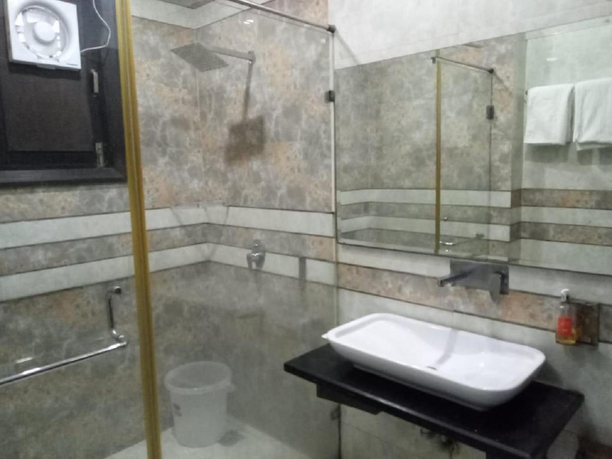Vivah Residency Hotel Ню Делхи Екстериор снимка
